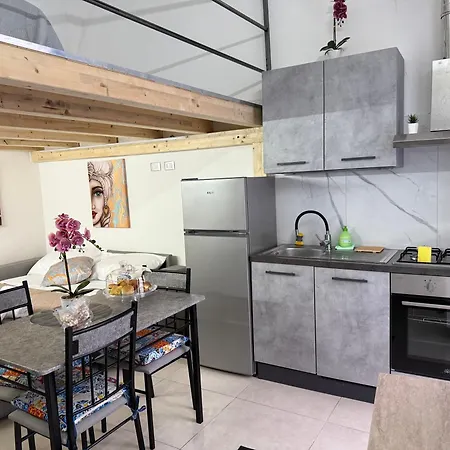 Апартаменты Chloe's House Катания