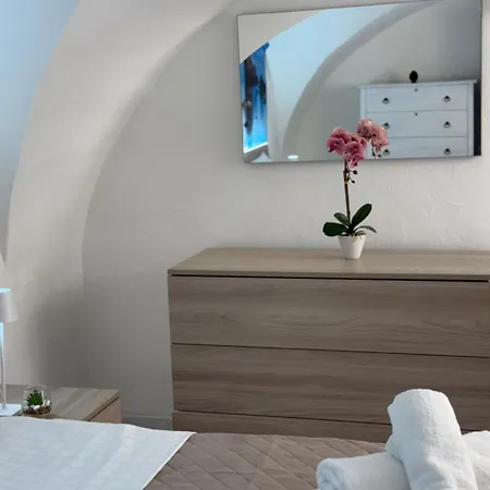 Chloe's House Катания