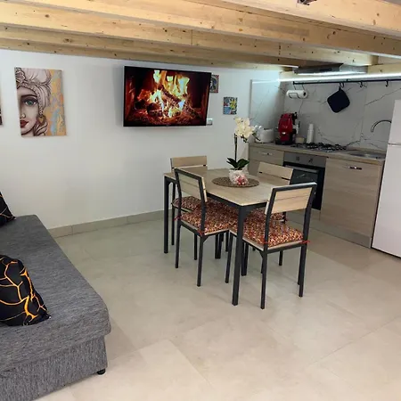 Апартаменты Chloe's House Катания